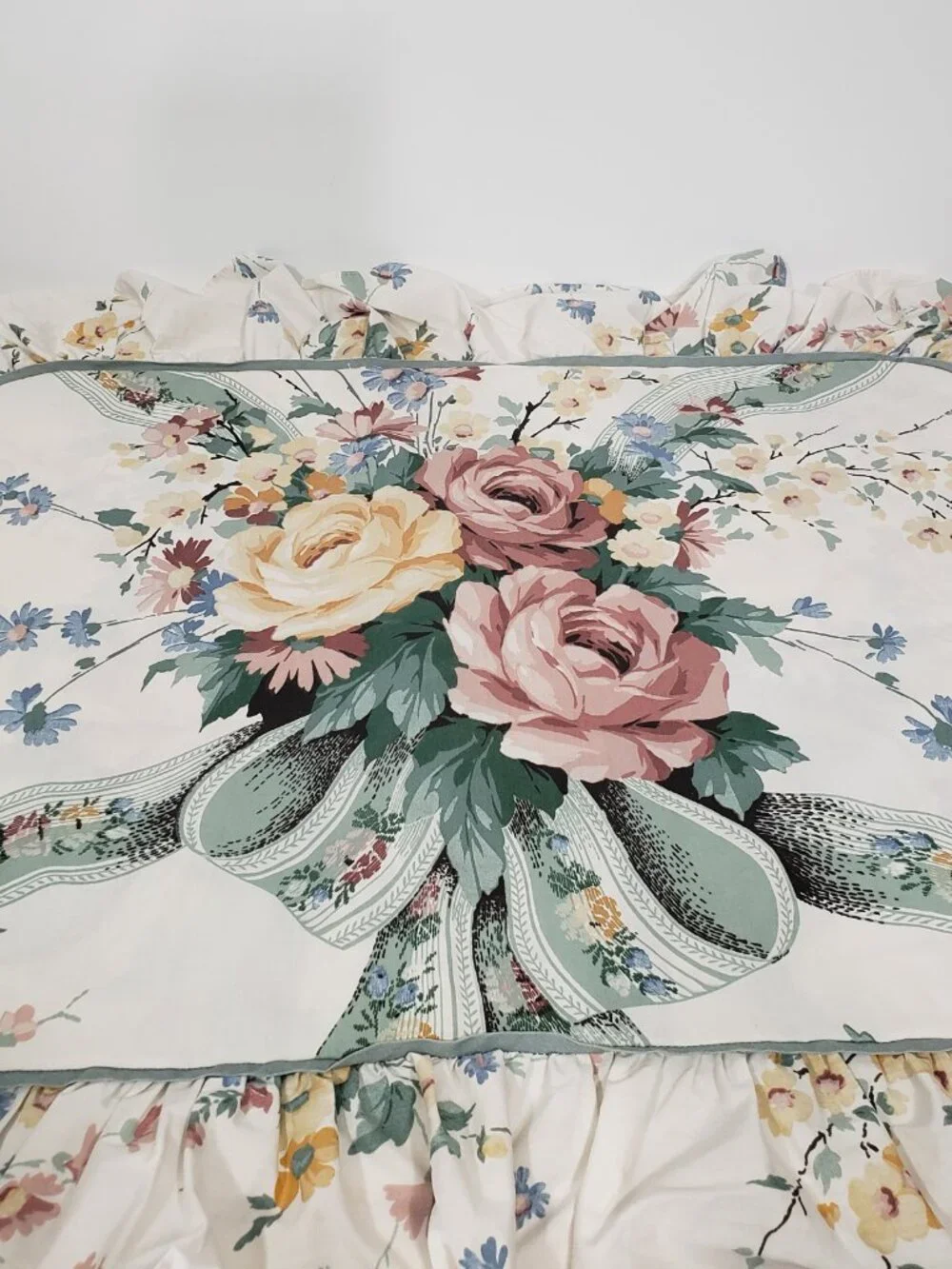 Springmaid  Floral Ruffled Standard Pillowsham  Vintage  envelope closure